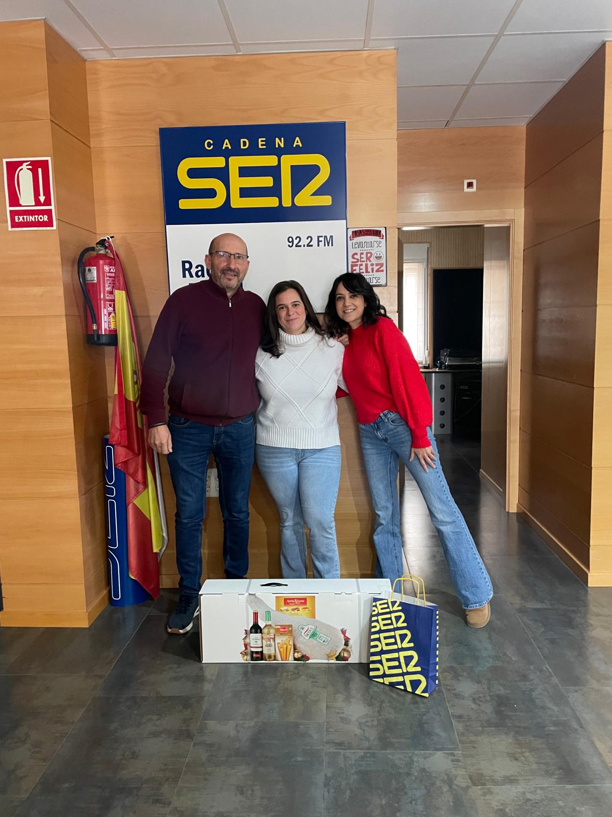 ESCUCHANOS EN LA RADIO